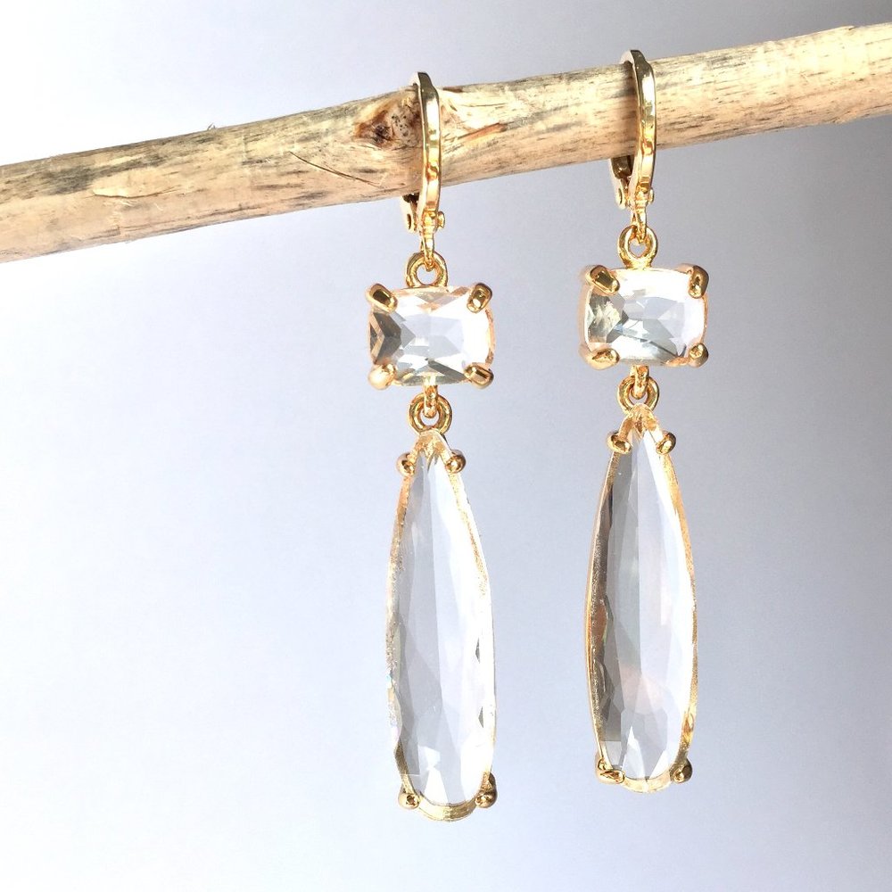 Clear Glass Long drop prong set stone Earrings_2